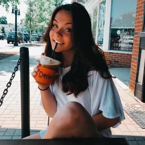 Meet your Posher, Emily